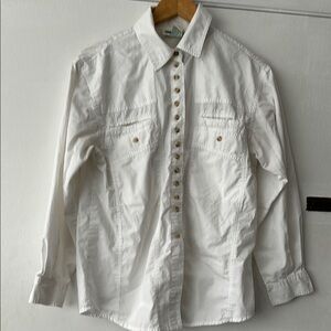 White Blouse with Long Sleeves and Pointed Collar